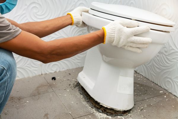 Cost of Toilet Removal in Easton